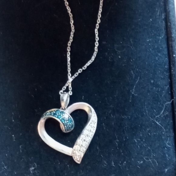 Necklace - Picture 2 of 9